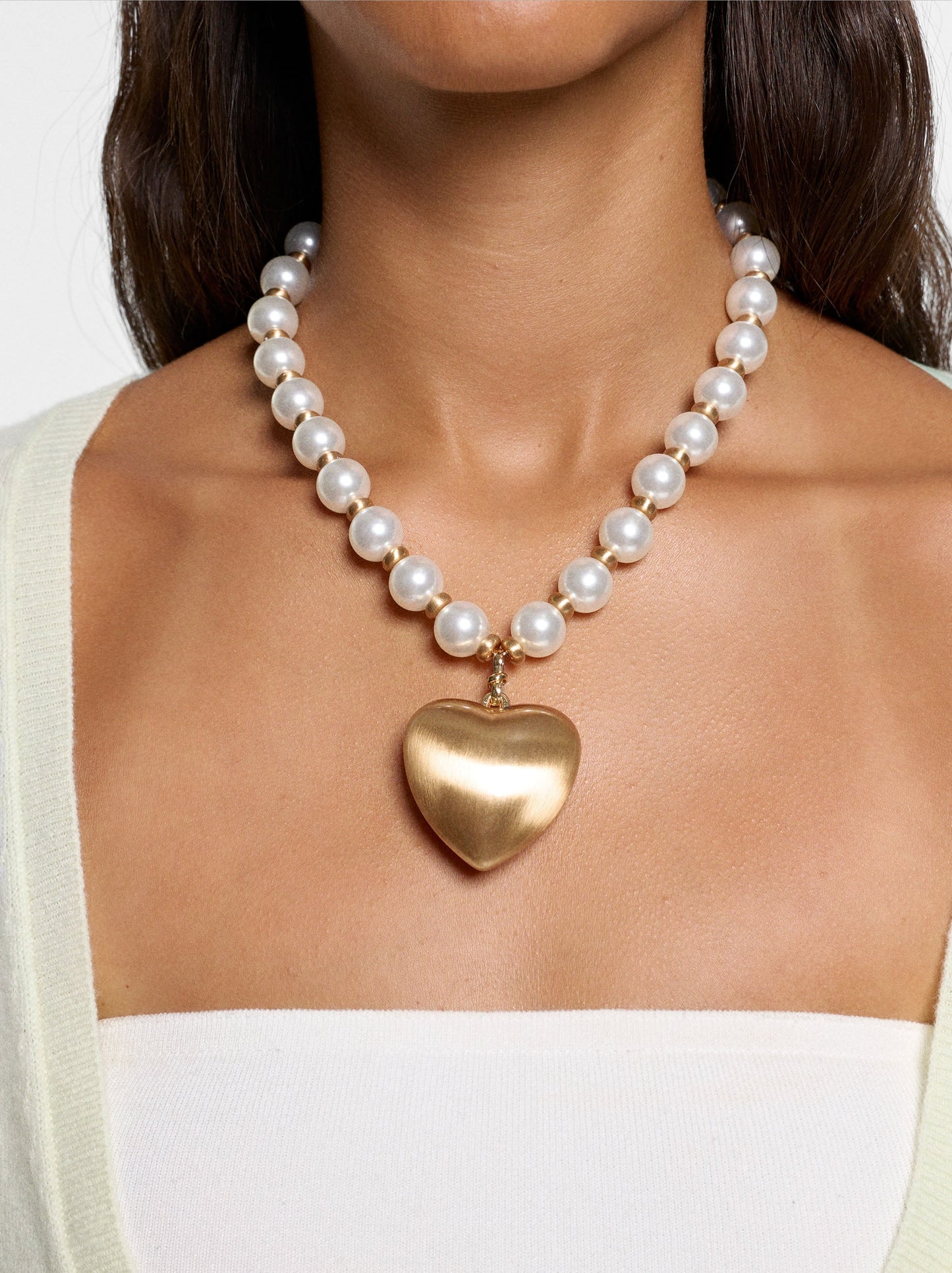 Necklace With Heart Pendant Pearls