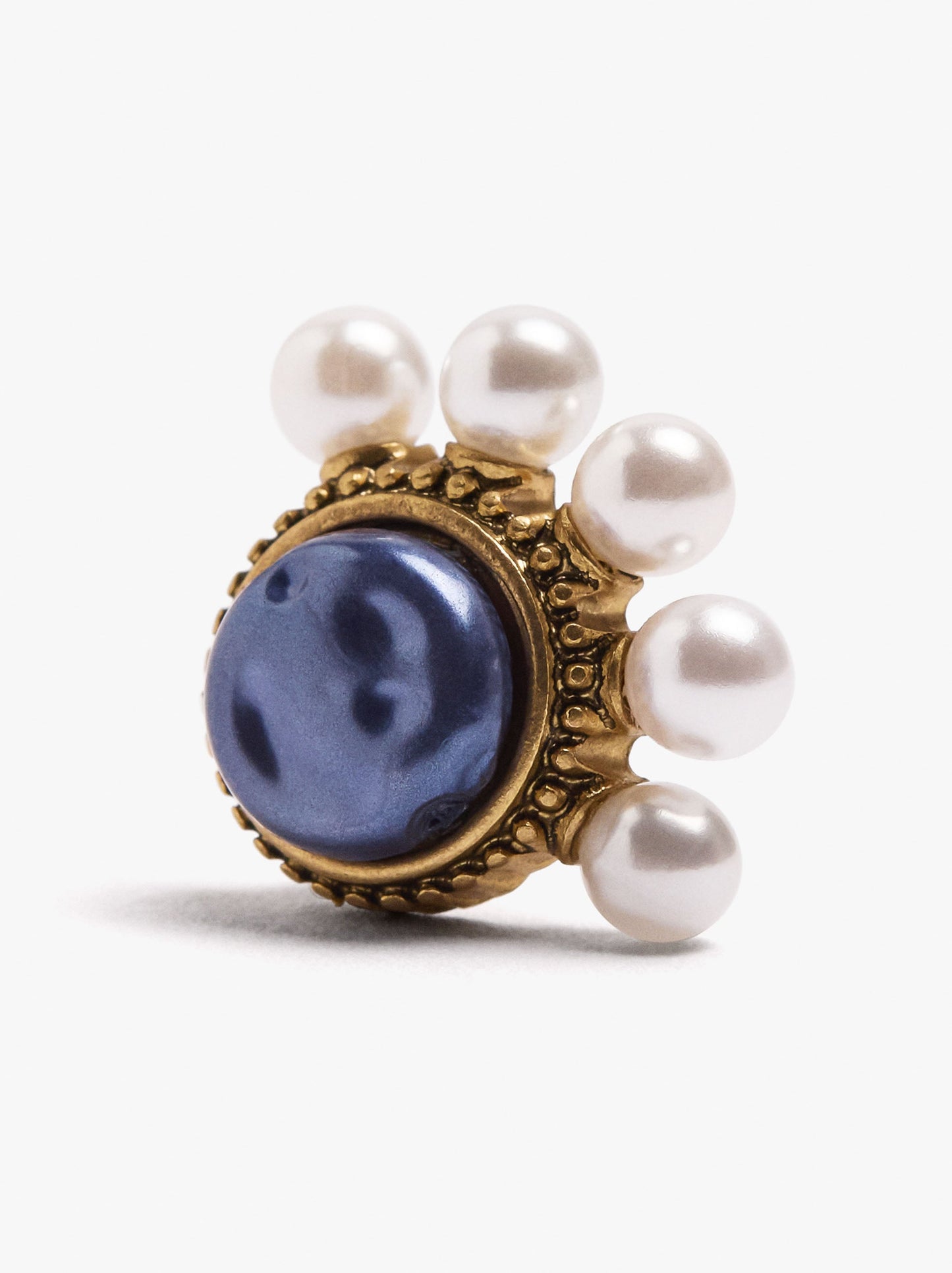 Round Earrings With Pearls