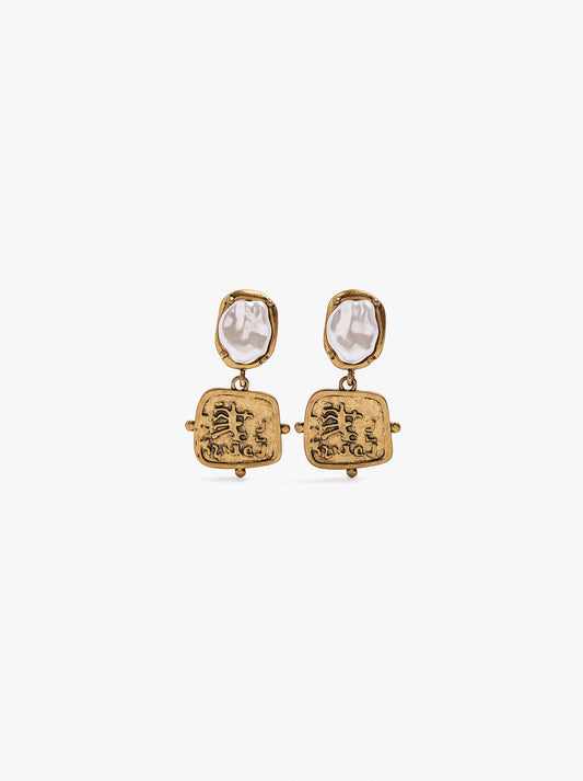 Pearl Earrings With Embossed Plate