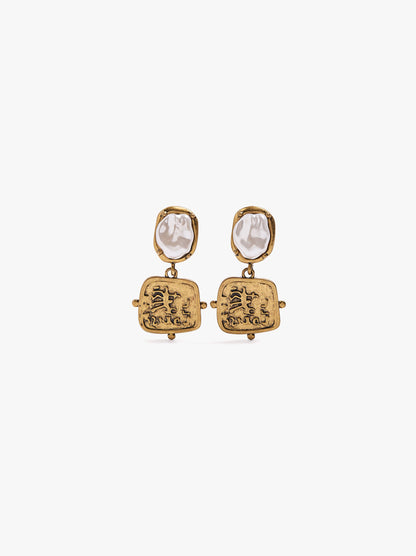 Pearl Earrings With Embossed Plate