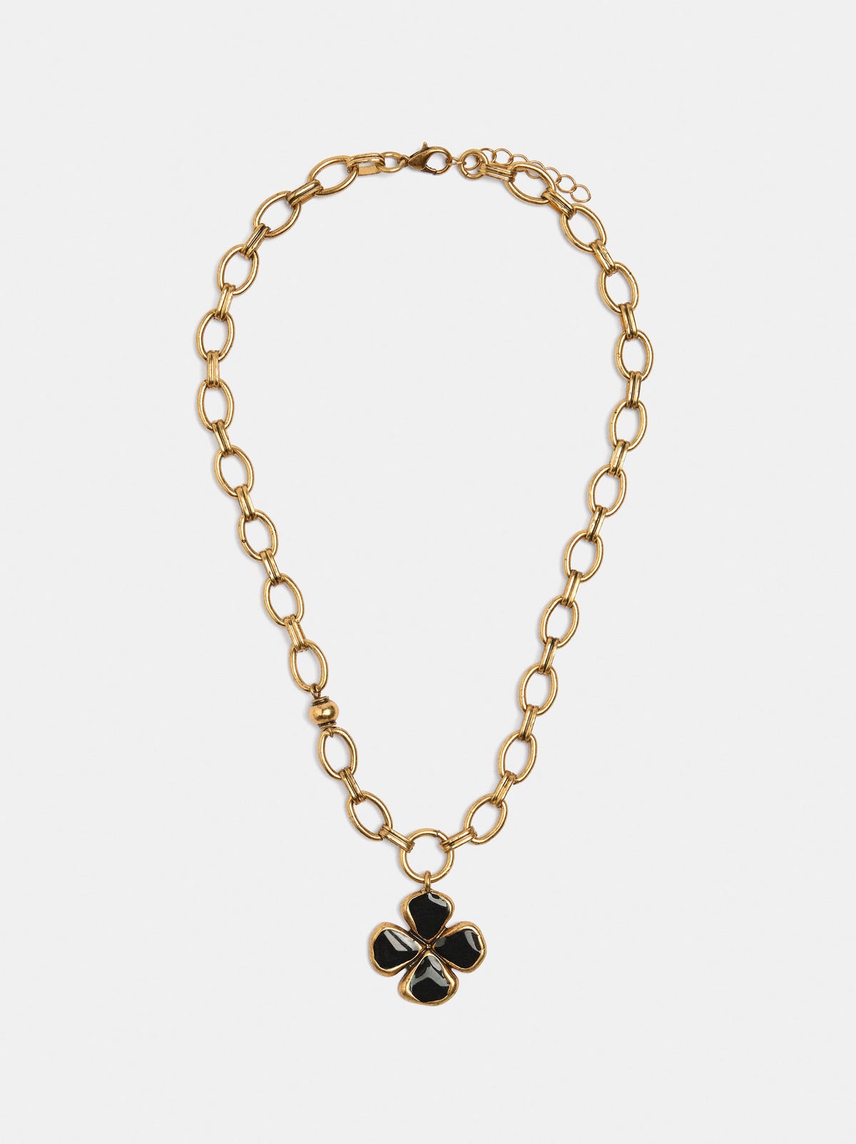 Link Necklace With Clover Pendant