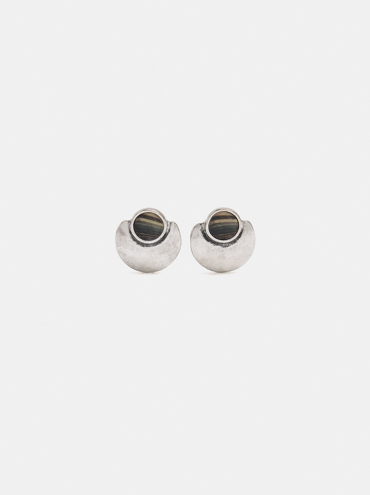 Rounded Earrings With Stone