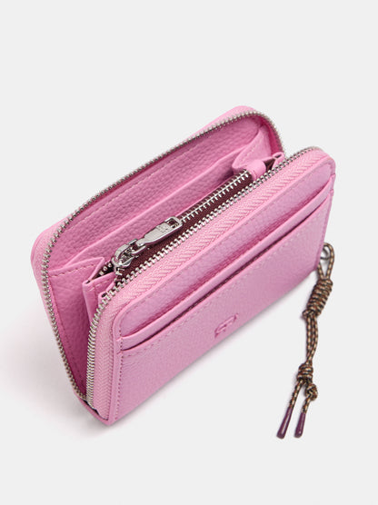Basic Textured Wallet With Zipper Closure