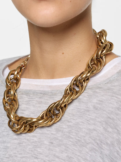Short Necklace With Interlocking Links