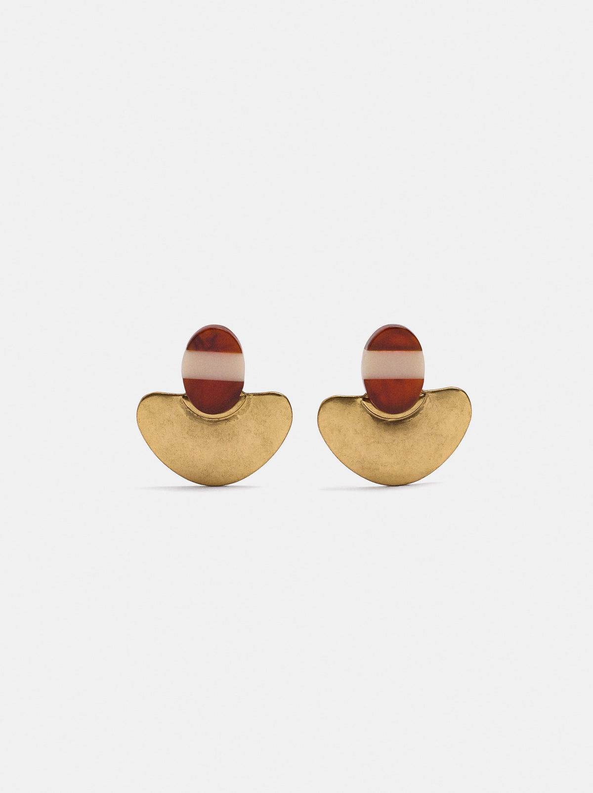 Fan Earrings With Oval Bicolor Detail