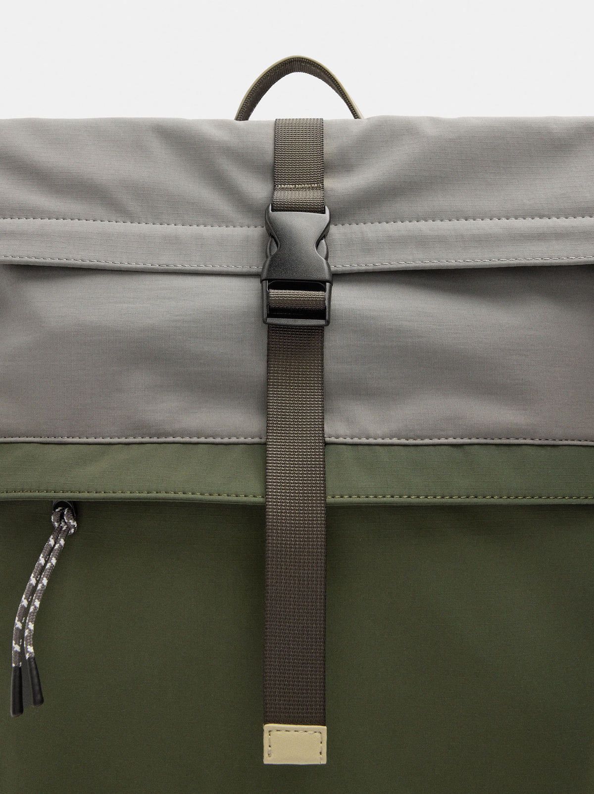Nylon Roll-Top Cabin Backpack With Bottle Holder L
