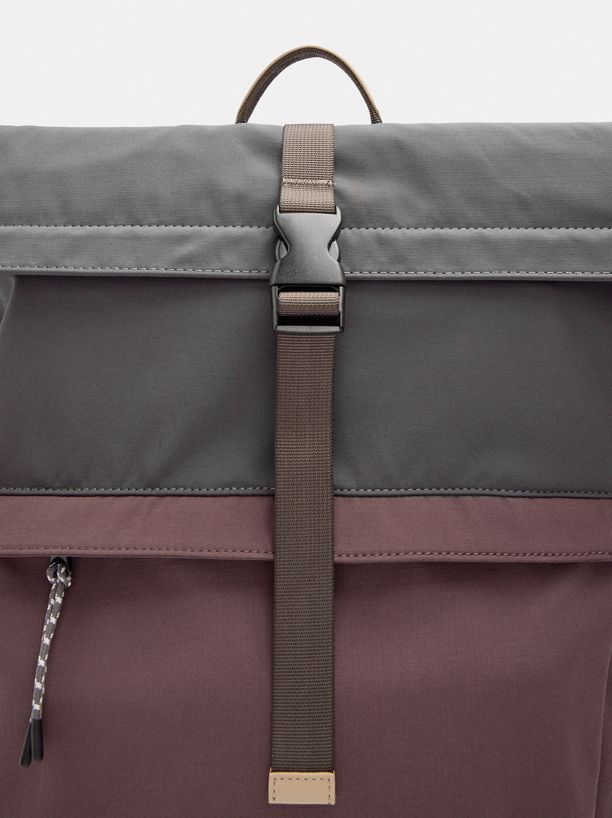 Nylon Roll-Top Cabin Backpack With Bottle Holder M