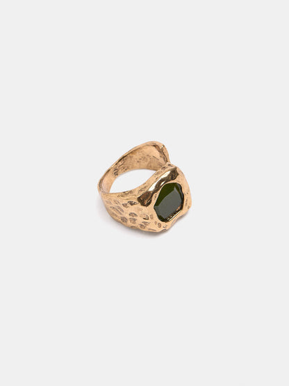 Rounded Ring With Stone