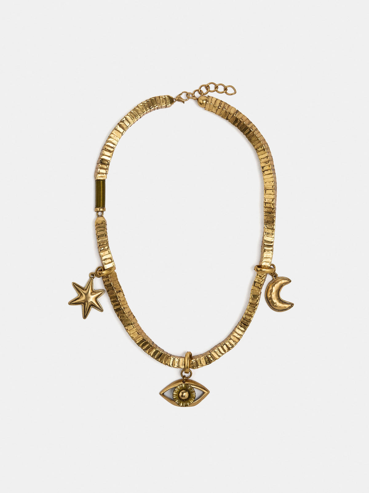 Short Flat Necklace With Pendants