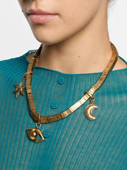 Short Flat Necklace With Pendants