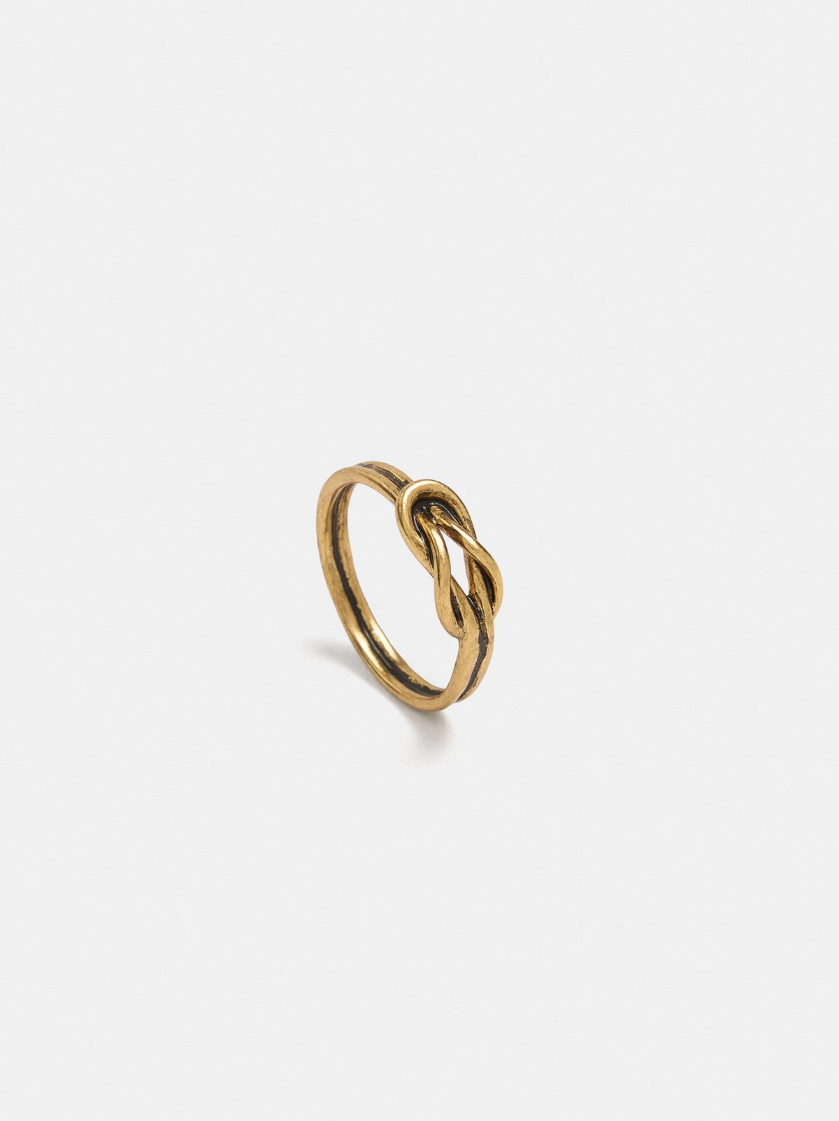 Double-Effect Ring With Knot