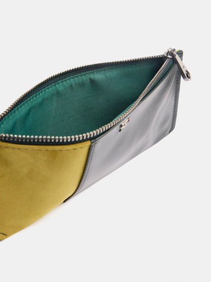 Bicolor Contrast Pouch