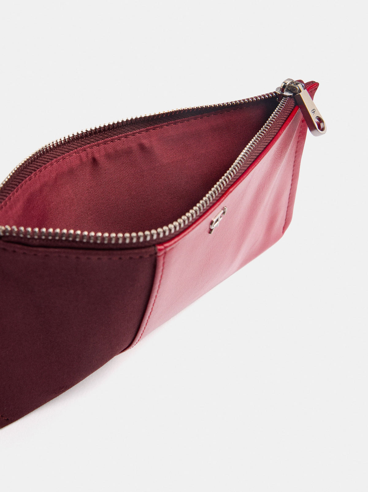 Bicolor Contrast Pouch