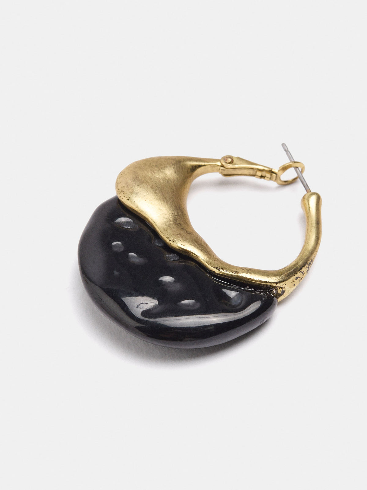 Onyxx Earring