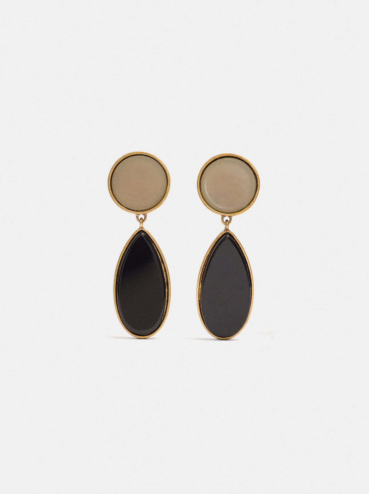 Onyxx Earring