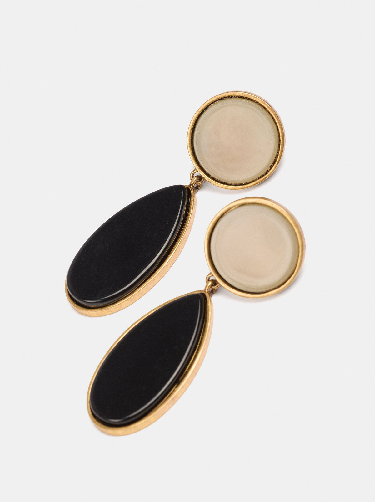 Onyxx Earring