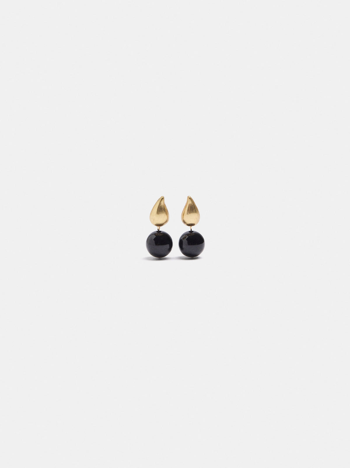 Onyxx Earring