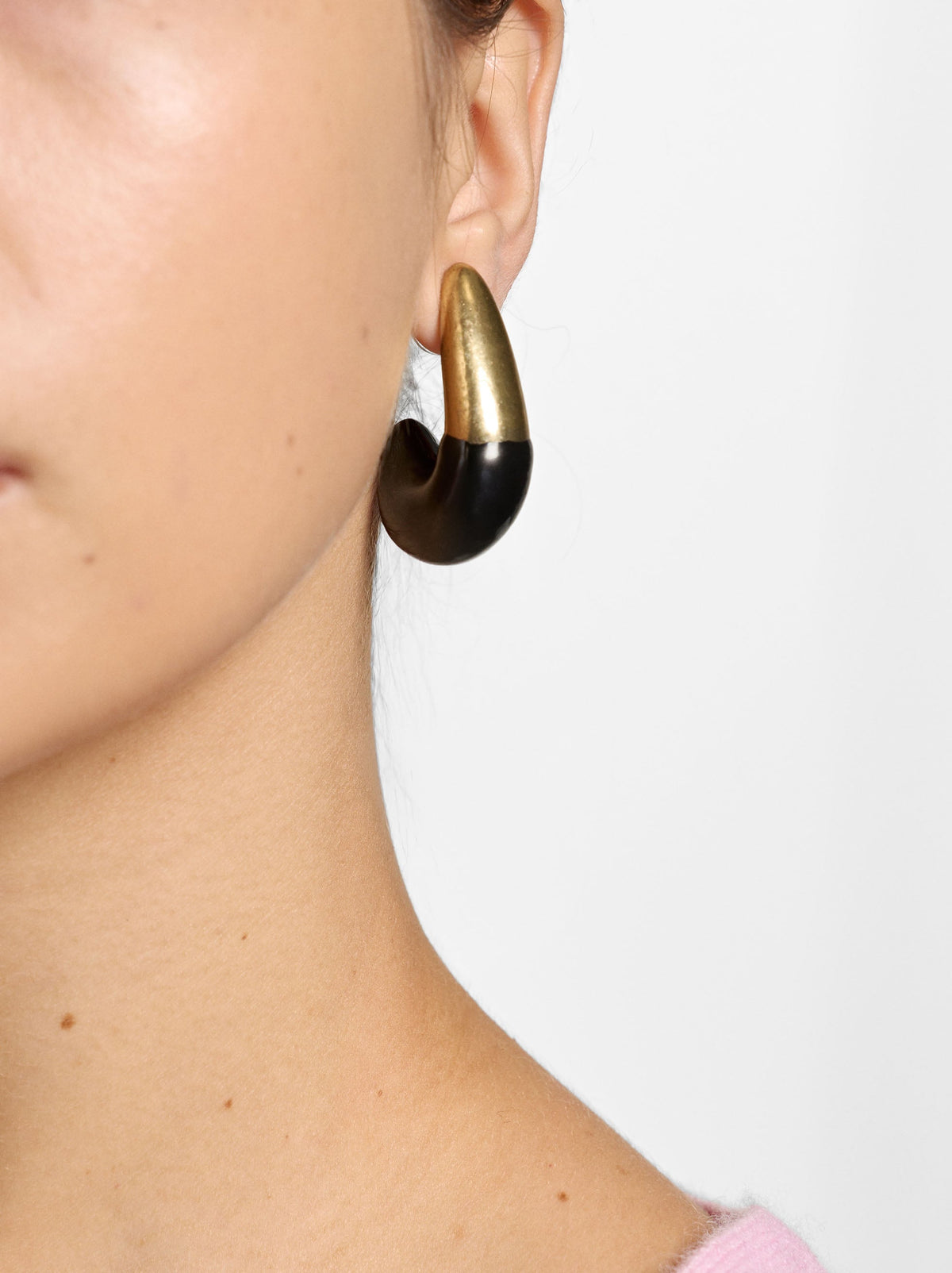 Onyxx Earring