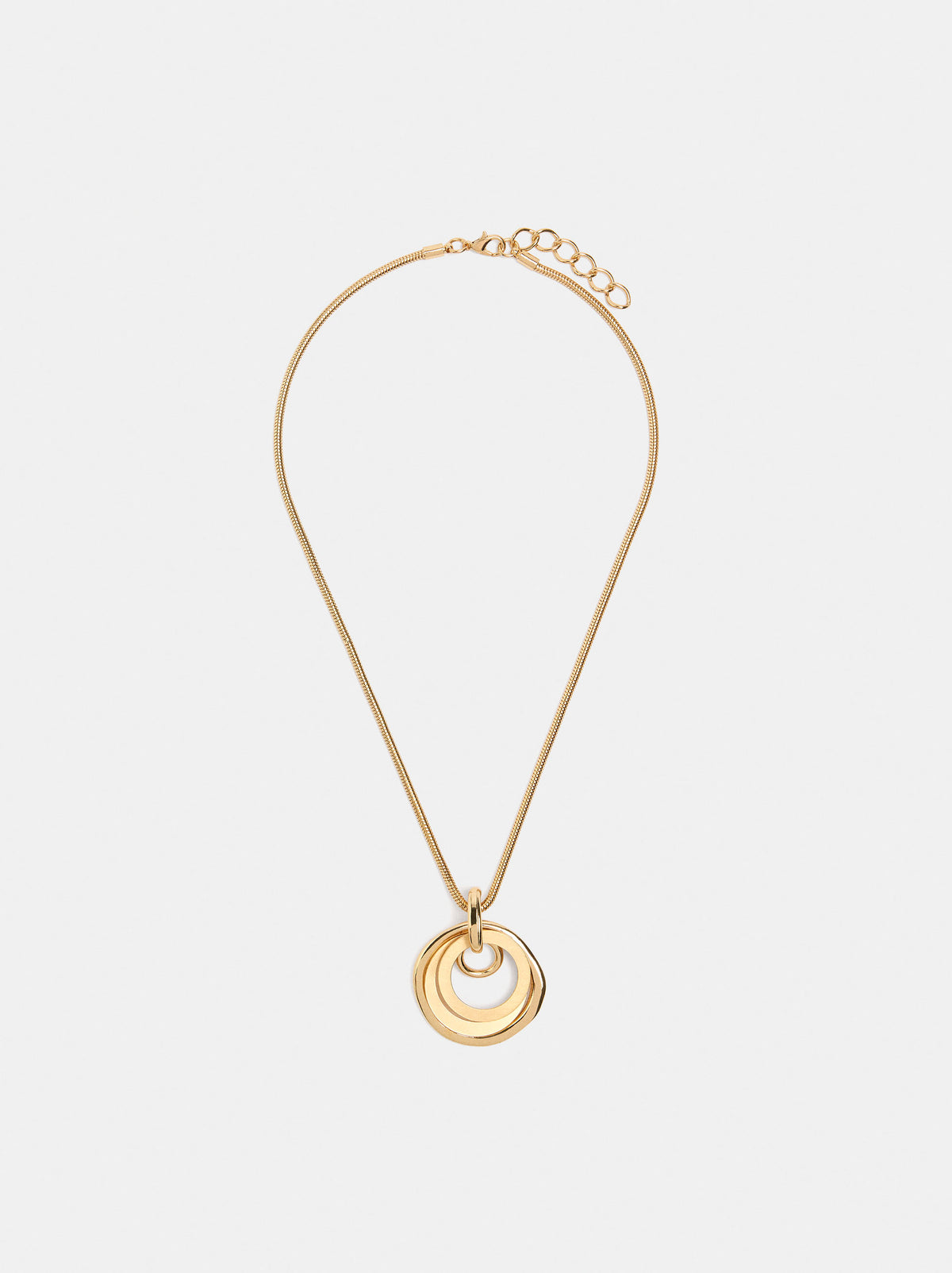 Short Necklace With Hoop Pendants