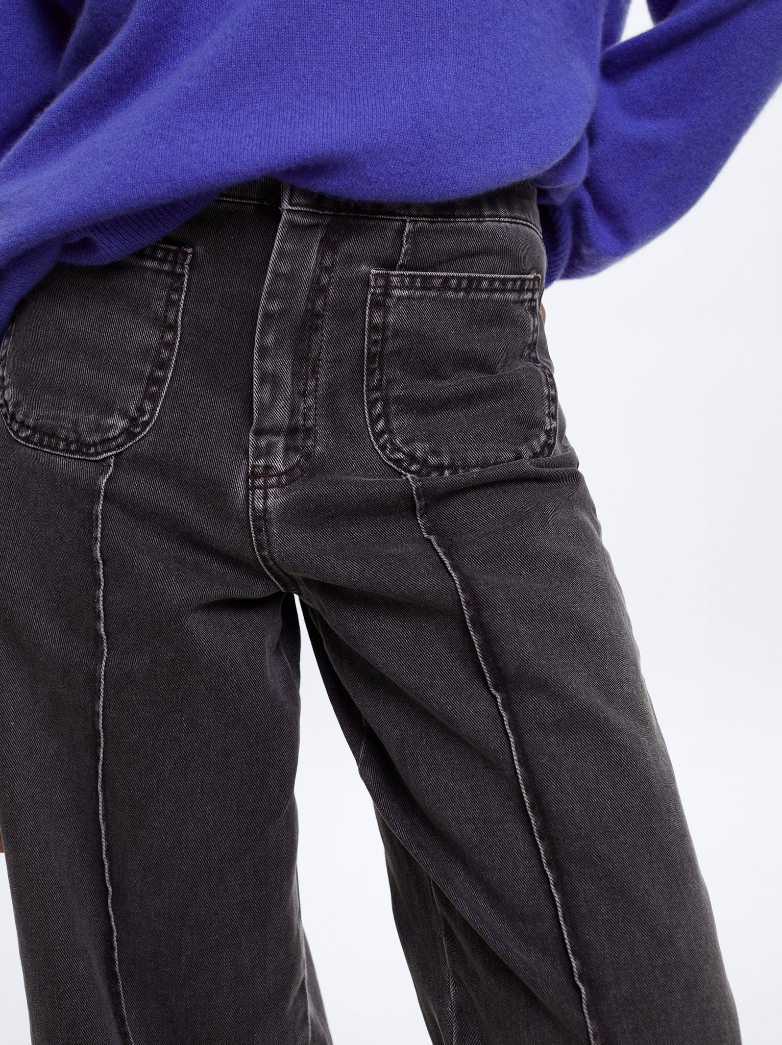 Straight Fit Jeans With Pockets