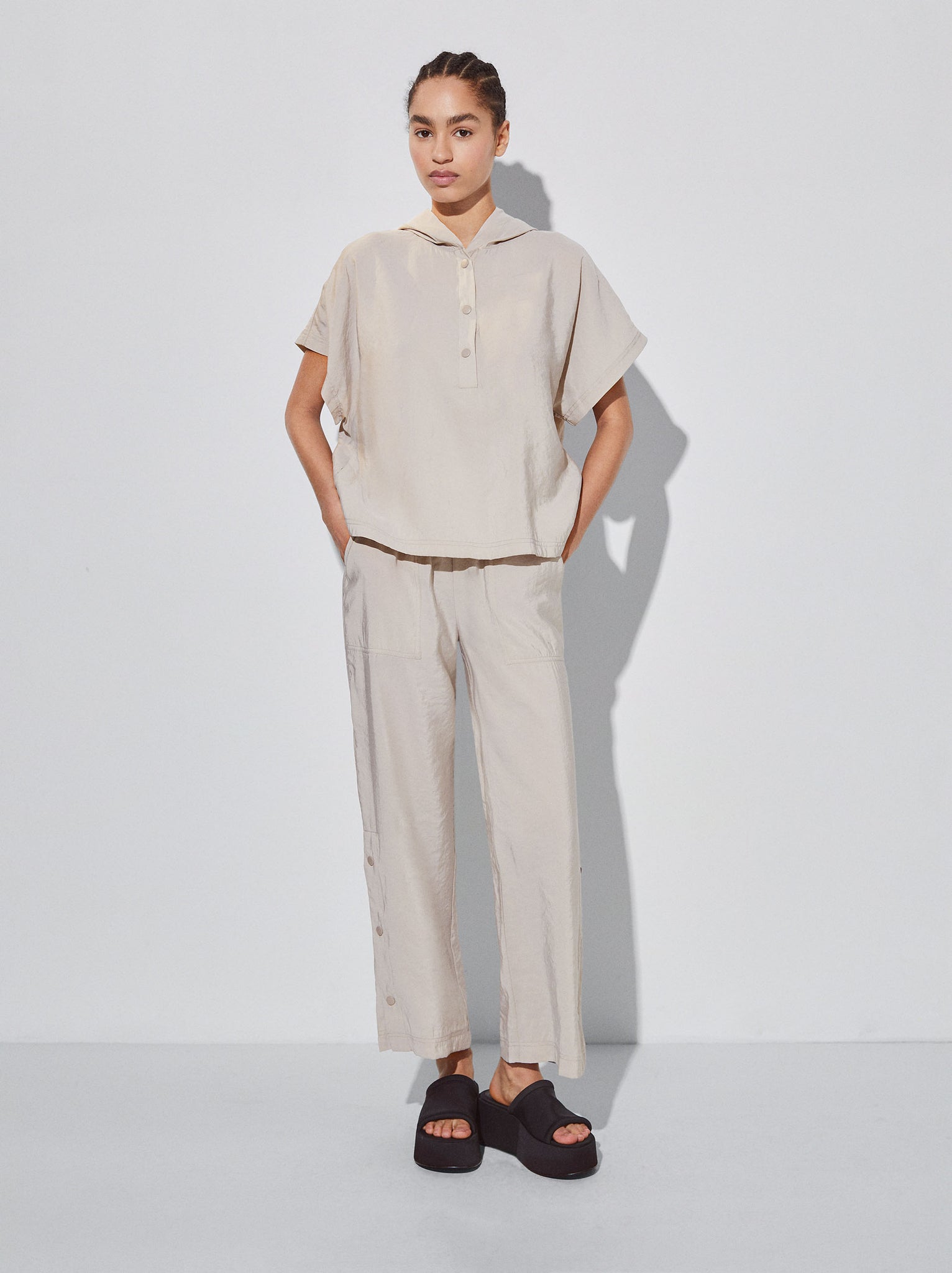 Loose-Fitting Trousers With Buttons